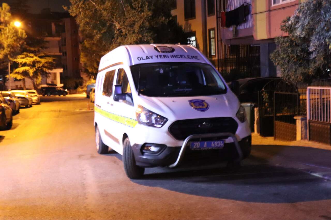 Apartta kanlı kavga! Ev arkadaşını bıçakladı 3